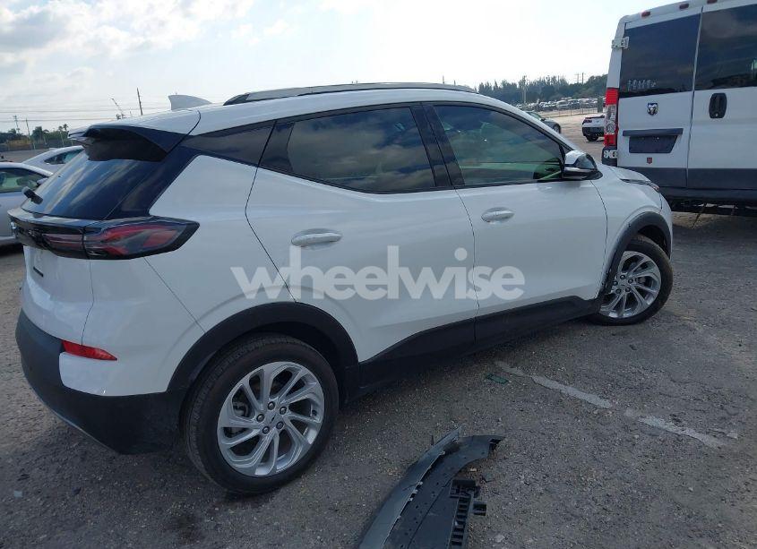 Photo 4 of 2022 Chevrolet Bolt EUV FWD LT (VIN 1G1FY6S07N4133561)