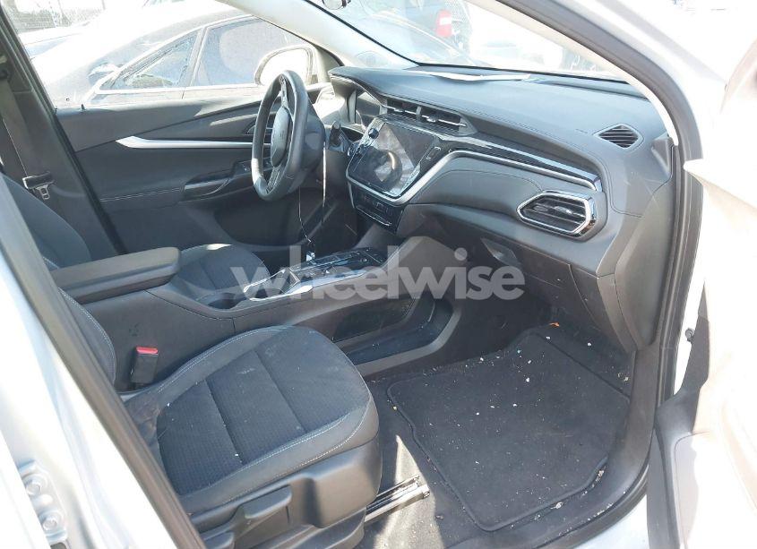 Photo 5 of 2023 Chevrolet Bolt EUV FWD LT (VIN 1G1FY6S07P4197635)