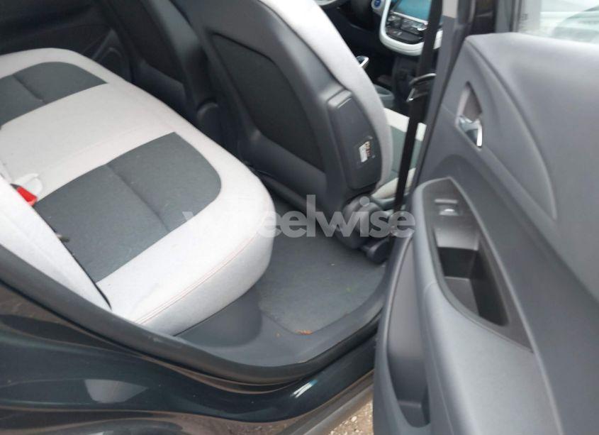 Photo 8 of 2021 Chevrolet Bolt EV FWD LT (VIN 1G1FY6S0XM4108670)