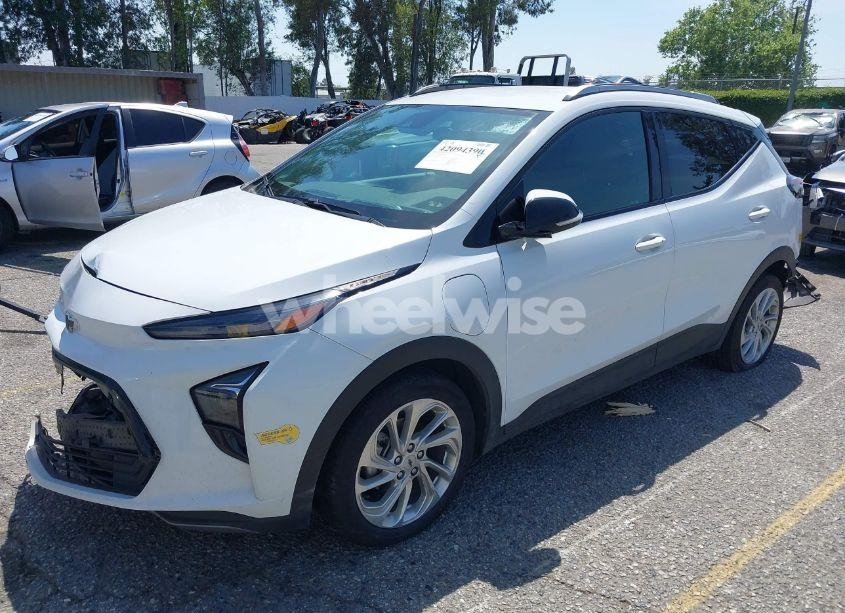 Photo 2 of 2022 Chevrolet Bolt EUV FWD LT (VIN 1G1FY6S0XN4114518)