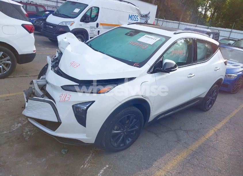 Photo 2 of 2022 Chevrolet Bolt EUV FWD PREMIER (VIN 1G1FZ6S07N4130348)