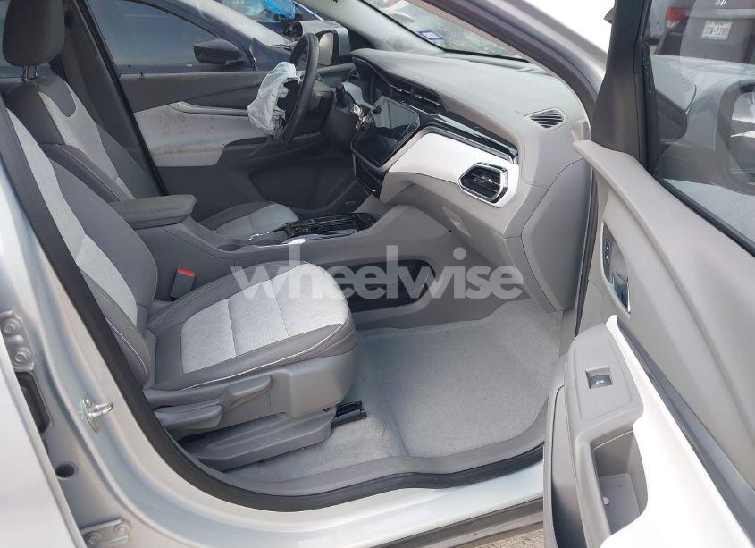 Photo 5 of 2022 Chevrolet Bolt EUV FWD PREMIER (VIN 1G1FZ6S07N4132097)