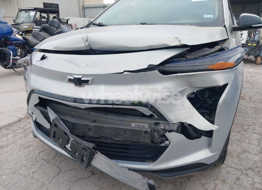 Photo 6 of 2022 Chevrolet Bolt EUV FWD PREMIER (VIN 1G1FZ6S07N4132097)