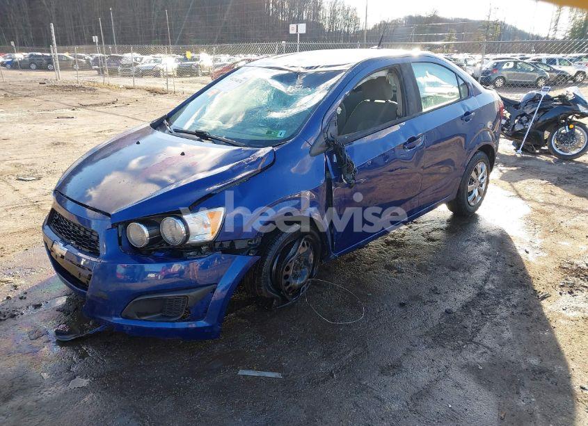 Photo 2 of 2014 Chevrolet Sonic LS AUTO (VIN 1G1JA5SG2E4161371)