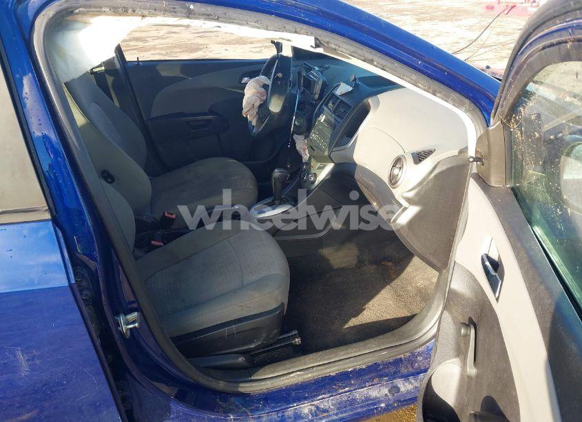 Photo 5 of 2014 Chevrolet Sonic LS AUTO (VIN 1G1JA5SG2E4161371)