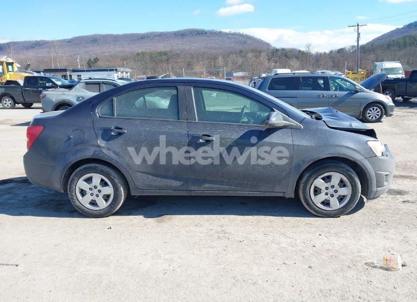 Photo 13 of 2015 Chevrolet Sonic LS AUTO (VIN 1G1JA5SG2F4209842)
