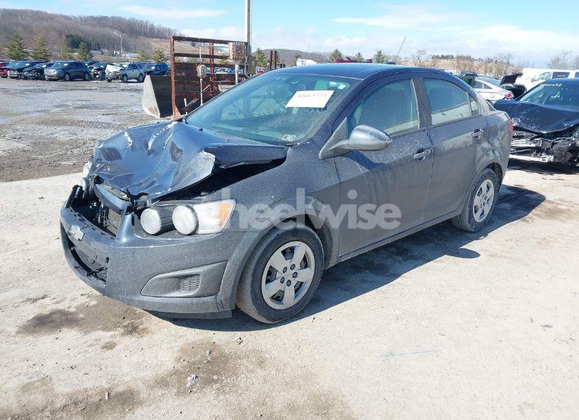 Photo 2 of 2015 Chevrolet Sonic LS AUTO (VIN 1G1JA5SG2F4209842)