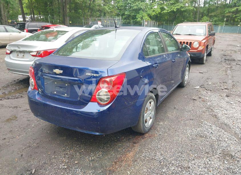 Photo 4 of 2014 Chevrolet Sonic LS AUTO (VIN 1G1JA5SG3E4127102)