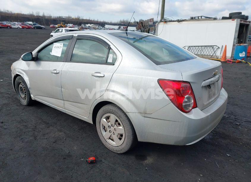 Photo 3 of 2014 Chevrolet Sonic LS AUTO (VIN 1G1JA5SG4E4144989)