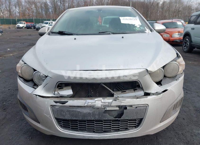 Photo 6 of 2014 Chevrolet Sonic LS AUTO (VIN 1G1JA5SG4E4144989)
