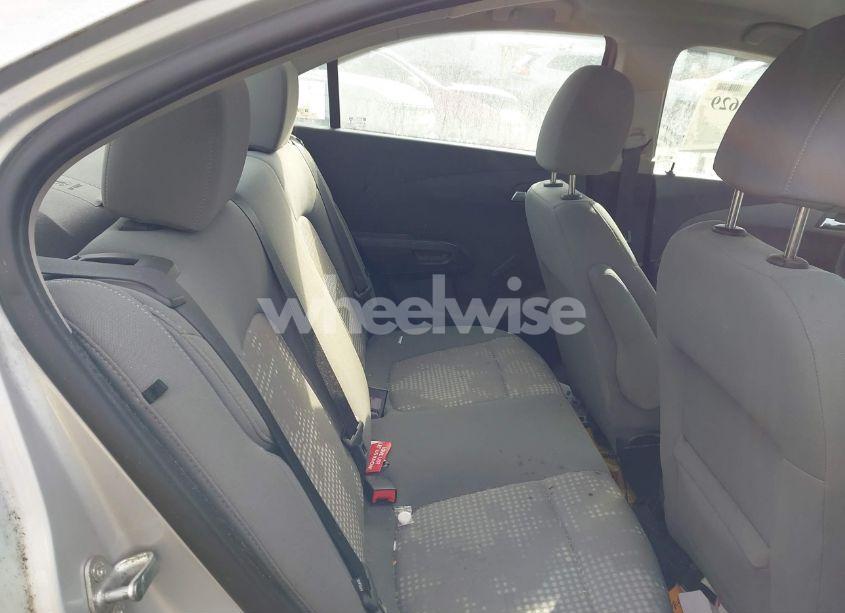 Photo 8 of 2014 Chevrolet Sonic LS AUTO (VIN 1G1JA5SG4E4144989)