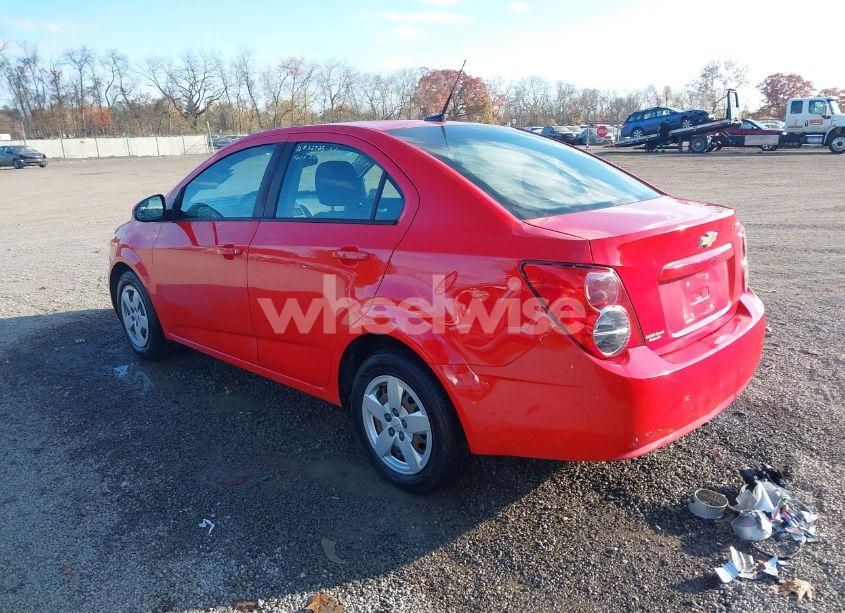 Photo 3 of 2014 Chevrolet Sonic LS AUTO (VIN 1G1JA5SG4E4158696)