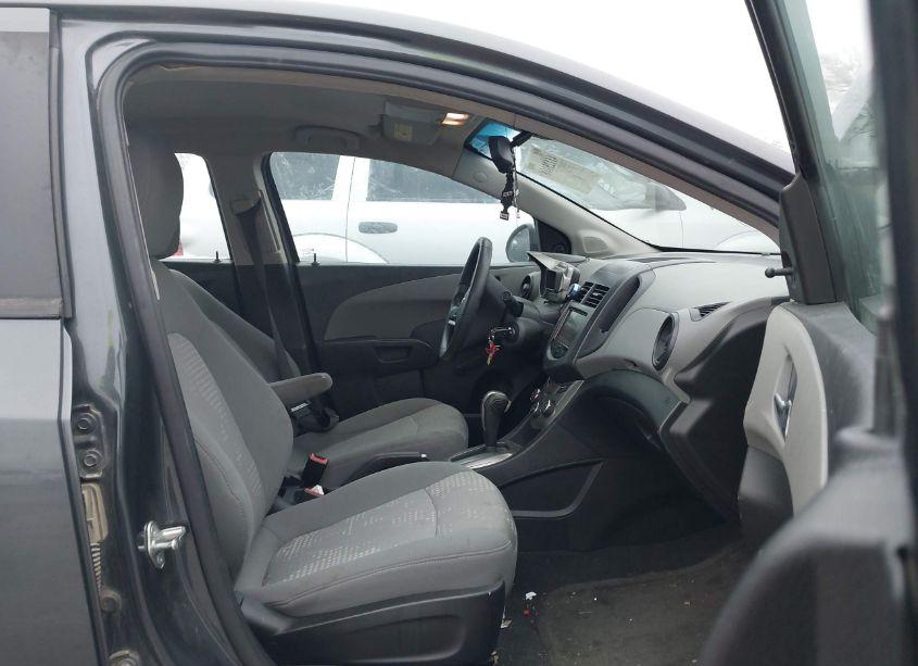 Photo 5 of 2013 Chevrolet Sonic LS AUTO (VIN 1G1JA5SGXD4175856)