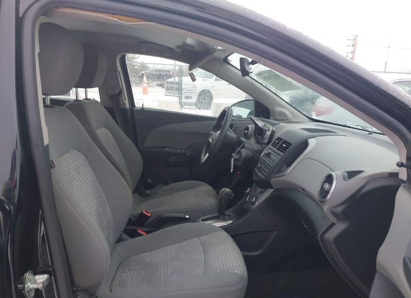 Photo 5 of 2015 Chevrolet Sonic LS AUTO (VIN 1G1JA5SH0F4113393)