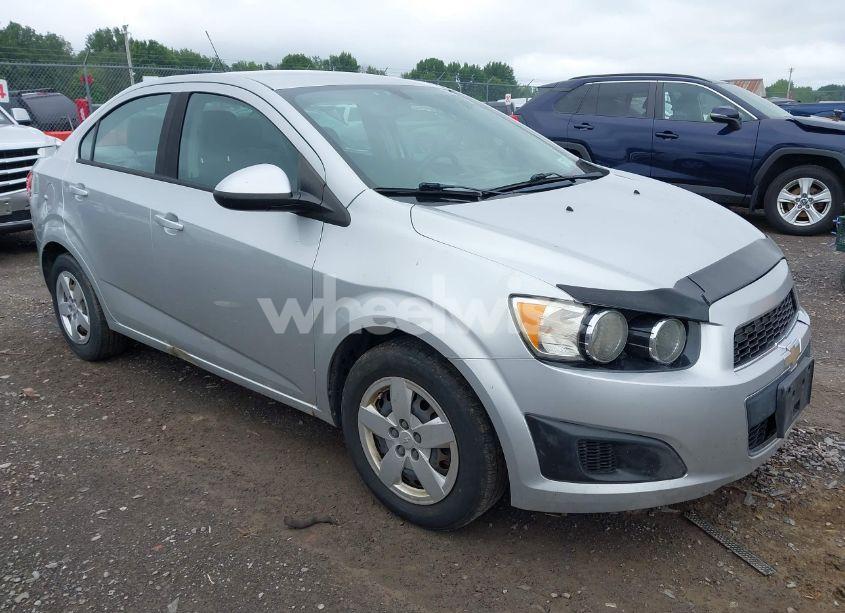 2015 Chevrolet Sonic LS AUTO (VIN 1G1JA5SH0F4115600) main photo