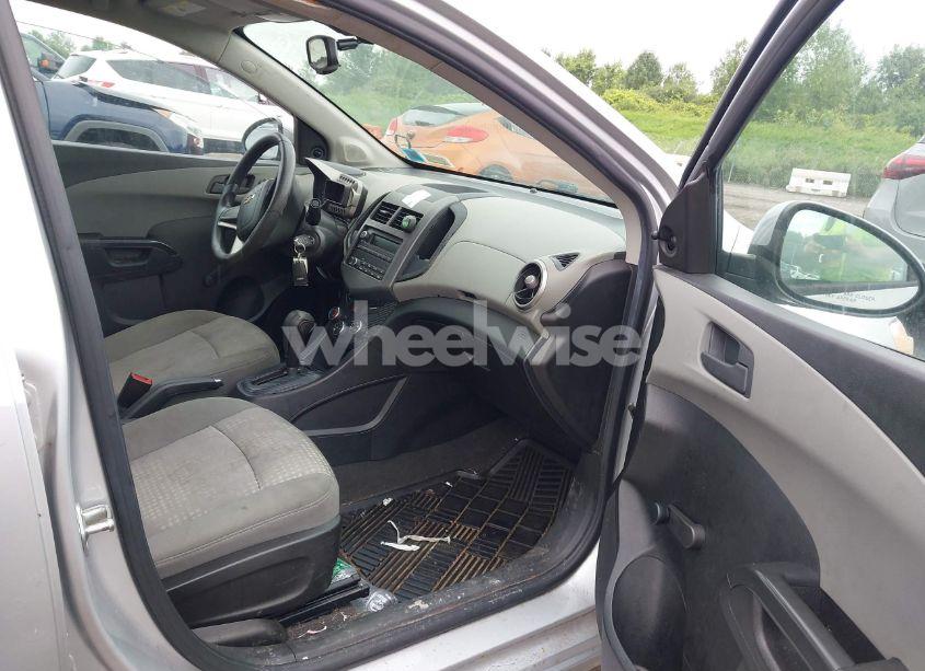 Photo 5 of 2015 Chevrolet Sonic LS AUTO (VIN 1G1JA5SH0F4115600)