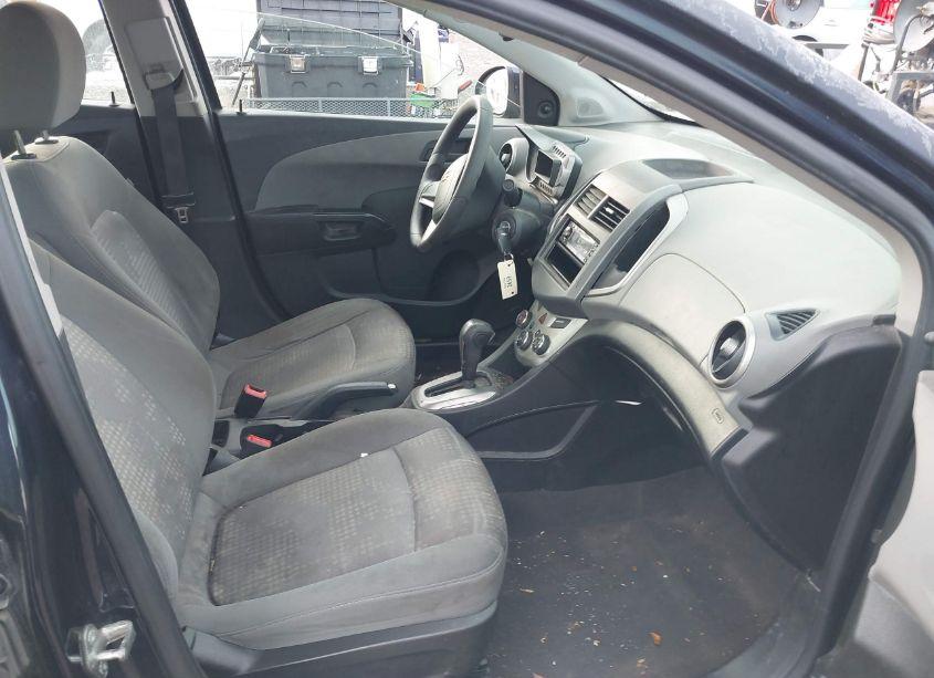 Photo 5 of 2015 Chevrolet Sonic LS AUTO (VIN 1G1JA5SH0F4159967)