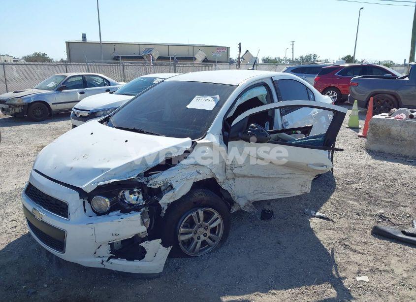 Photo 2 of 2012 Chevrolet Sonic 2LS (VIN 1G1JA5SH1C4165546)