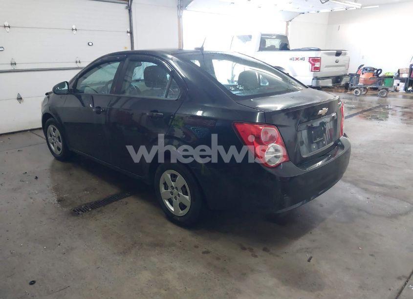 Photo 3 of 2013 Chevrolet Sonic LS AUTO (VIN 1G1JA5SH1D4152913)
