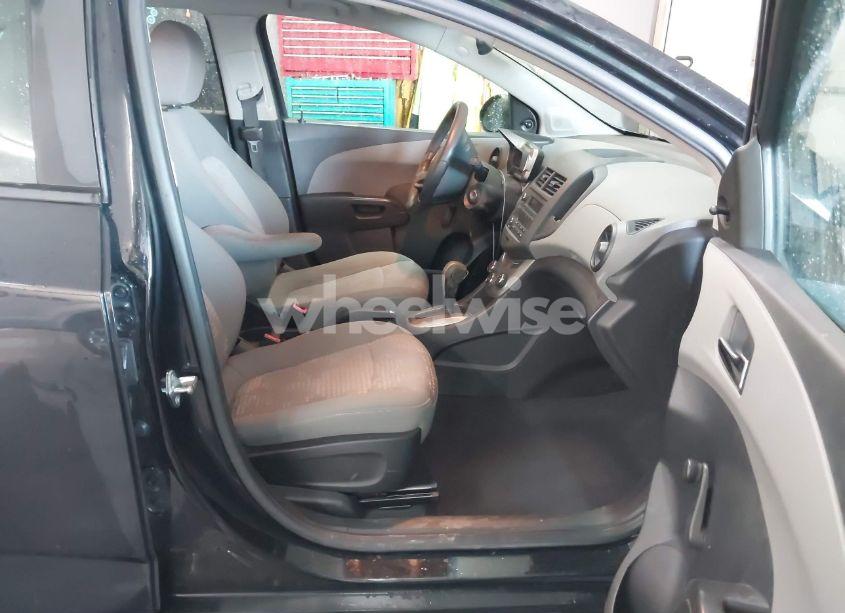 Photo 5 of 2013 Chevrolet Sonic LS AUTO (VIN 1G1JA5SH1D4152913)