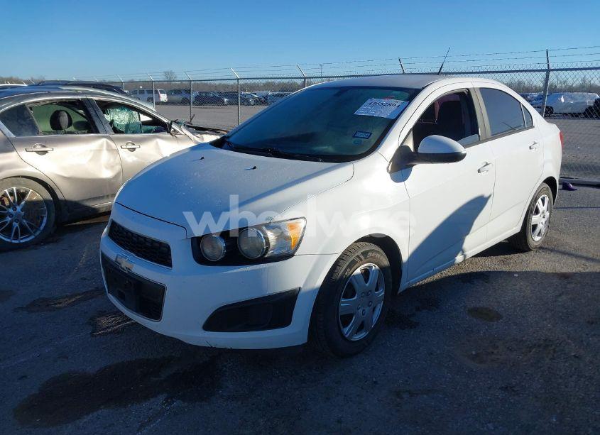 Photo 2 of 2014 Chevrolet Sonic LS AUTO (VIN 1G1JA5SH1E4159829)