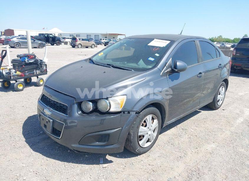 Photo 2 of 2013 Chevrolet Sonic LS AUTO (VIN 1G1JA5SH2D4112064)