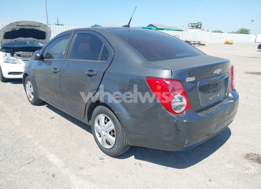Photo 3 of 2013 Chevrolet Sonic LS AUTO (VIN 1G1JA5SH2D4112064)