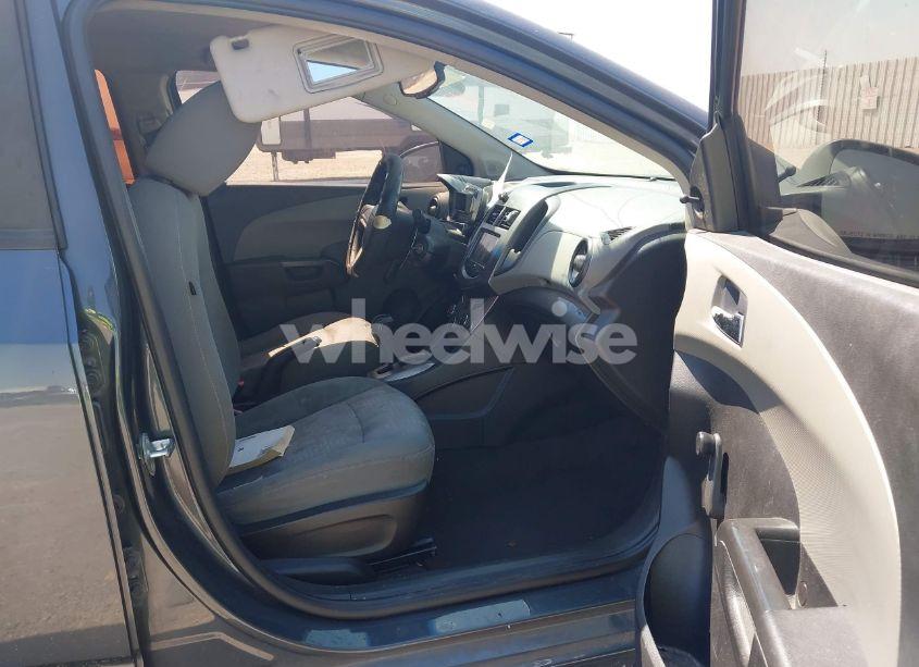 Photo 5 of 2013 Chevrolet Sonic LS AUTO (VIN 1G1JA5SH2D4112064)