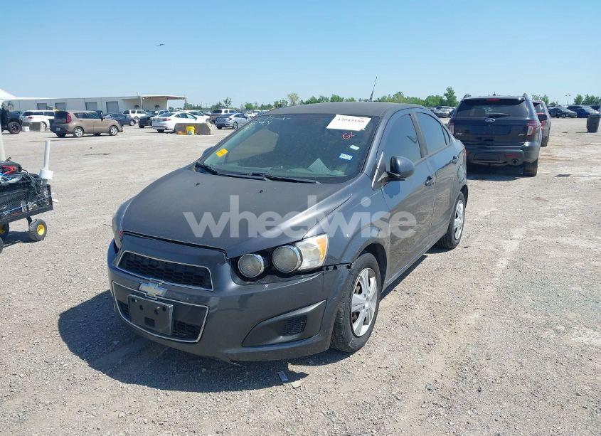 Photo 6 of 2013 Chevrolet Sonic LS AUTO (VIN 1G1JA5SH2D4112064)