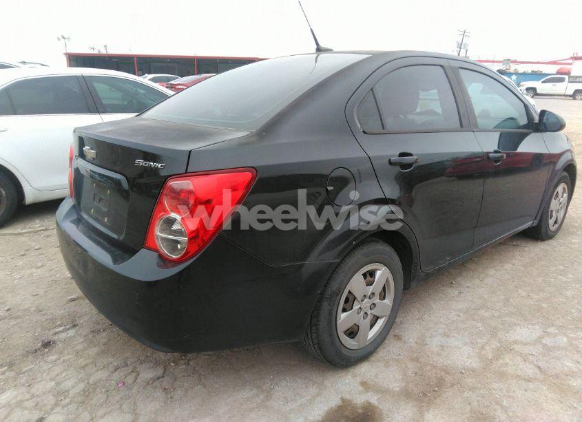 Photo 4 of 2013 Chevrolet Sonic LS AUTO (VIN 1G1JA5SH2D4158090)