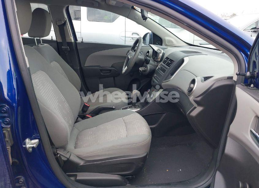 Photo 5 of 2014 Chevrolet Sonic LS AUTO (VIN 1G1JA5SH2E4146023)