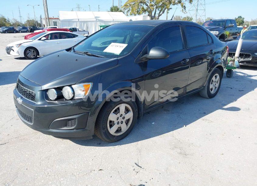 Photo 2 of 2014 Chevrolet Sonic LS AUTO (VIN 1G1JA5SH2E4171889)