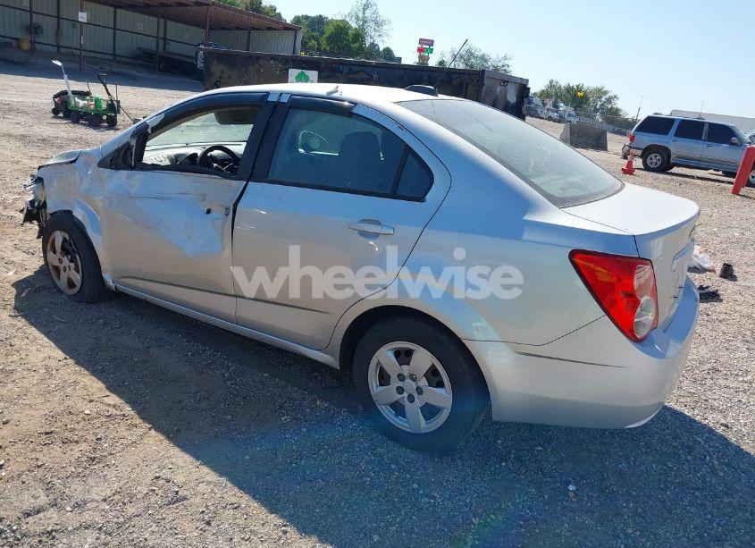 Photo 3 of 2016 Chevrolet Sonic LS AUTO (VIN 1G1JA5SH2G4185696)