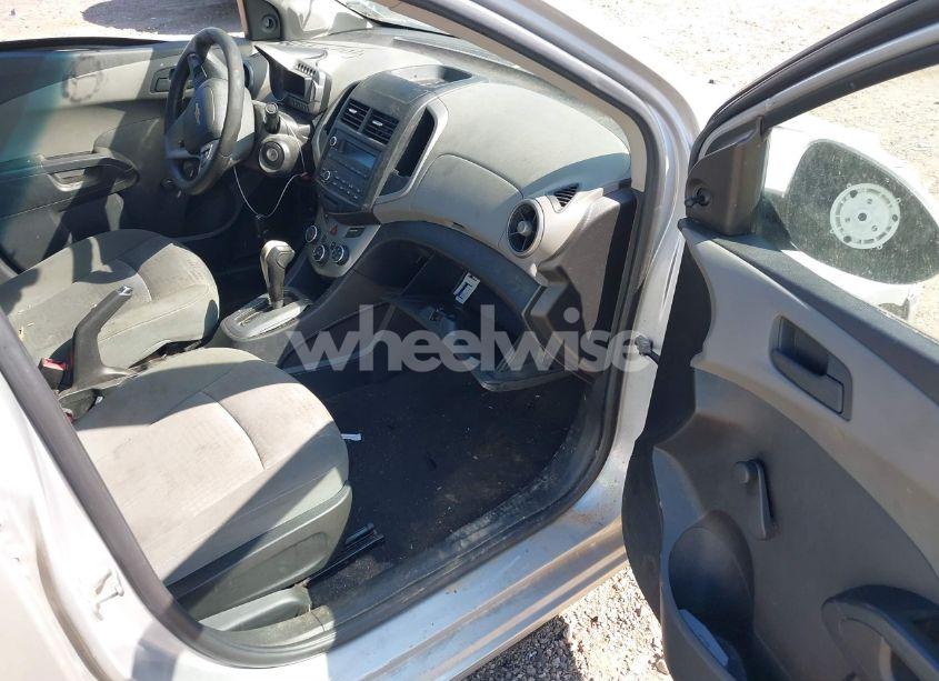 Photo 5 of 2016 Chevrolet Sonic LS AUTO (VIN 1G1JA5SH2G4185696)