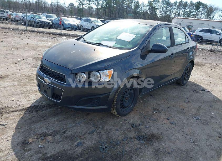 Photo 2 of 2014 Chevrolet Sonic LS AUTO (VIN 1G1JA5SH3E4149562)