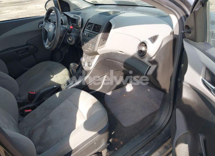 Photo 5 of 2014 Chevrolet Sonic LS AUTO (VIN 1G1JA5SH3E4149562)