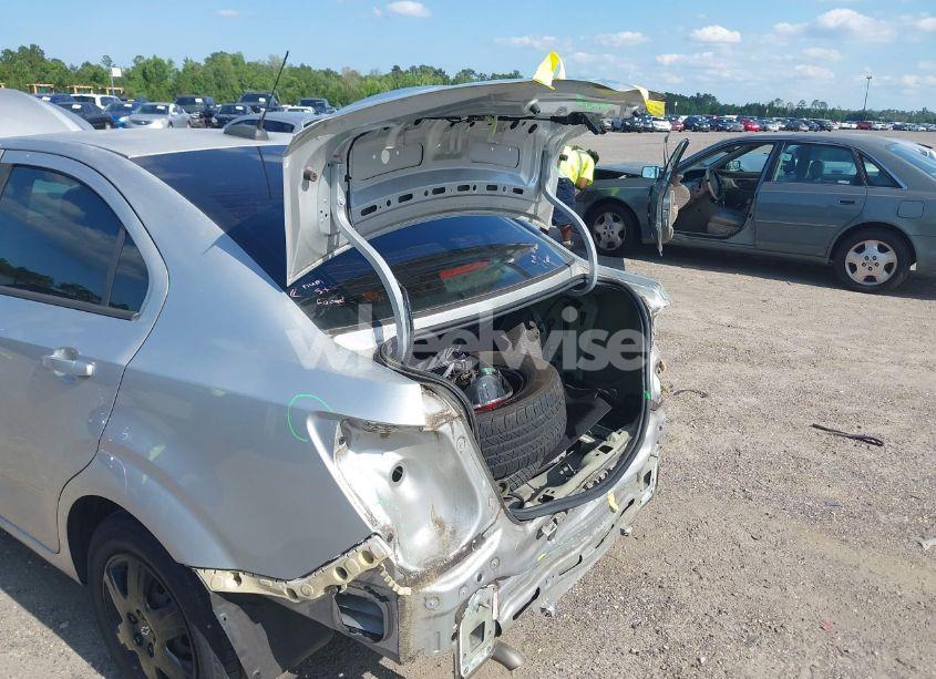 Photo 6 of 2015 Chevrolet Sonic LS AUTO (VIN 1G1JA5SH3F4217022)