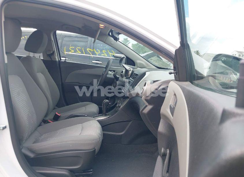 Photo 5 of 2016 Chevrolet Sonic LS AUTO (VIN 1G1JA5SH3G4120520)