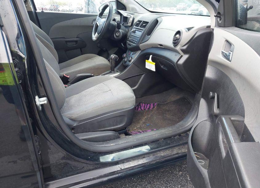 Photo 5 of 2012 Chevrolet Sonic 2LS (VIN 1G1JA5SH4C4201276)