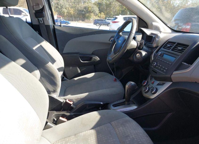 Photo 5 of 2014 Chevrolet Sonic LS AUTO (VIN 1G1JA5SH4E4173854)