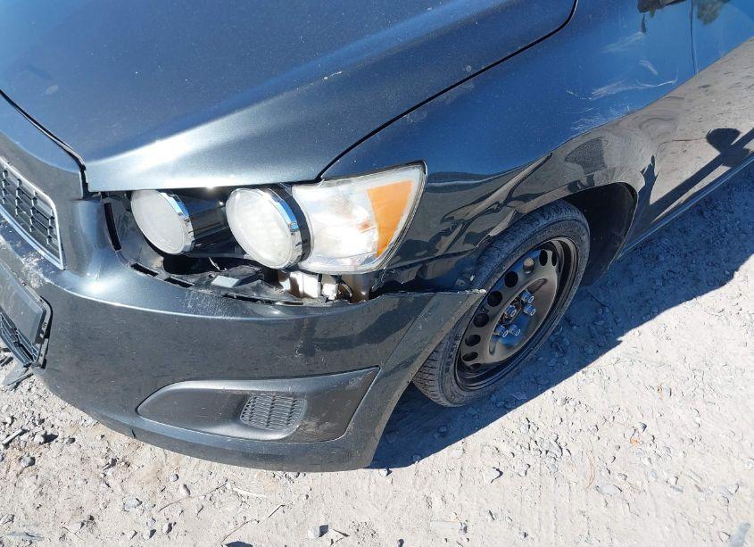 Photo 6 of 2014 Chevrolet Sonic LS AUTO (VIN 1G1JA5SH4E4173854)