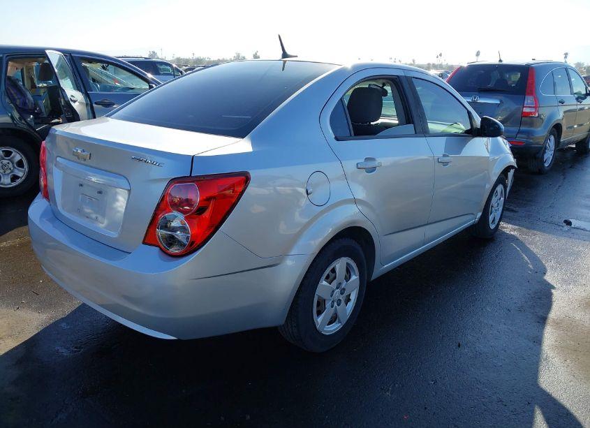 Photo 4 of 2013 Chevrolet Sonic LS AUTO (VIN 1G1JA5SH5D4217651)