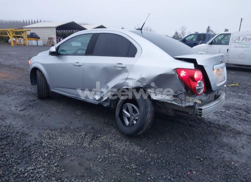 Photo 3 of 2014 Chevrolet Sonic LS AUTO (VIN 1G1JA5SH5E4148378)