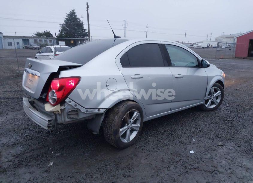 Photo 4 of 2014 Chevrolet Sonic LS AUTO (VIN 1G1JA5SH5E4148378)