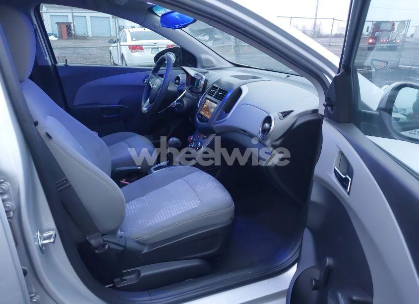 Photo 5 of 2014 Chevrolet Sonic LS AUTO (VIN 1G1JA5SH5E4148378)