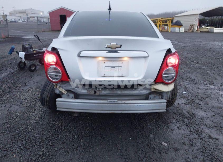 Photo 6 of 2014 Chevrolet Sonic LS AUTO (VIN 1G1JA5SH5E4148378)