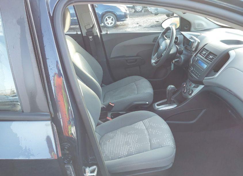 Photo 5 of 2015 Chevrolet Sonic LS AUTO (VIN 1G1JA5SH5F4127385)