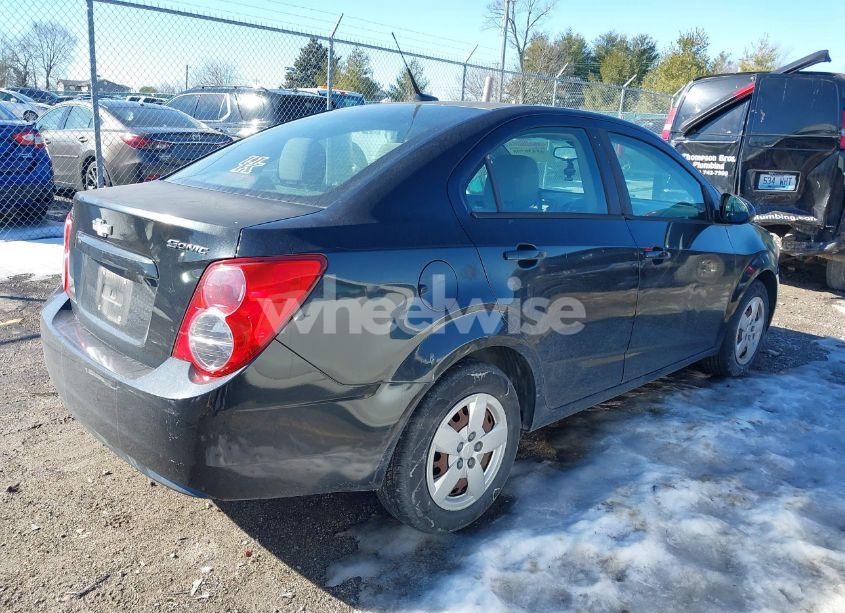 Photo 4 of 2013 Chevrolet Sonic LS AUTO (VIN 1G1JA5SH6D4257141)