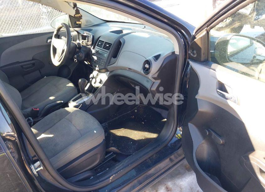 Photo 5 of 2013 Chevrolet Sonic LS AUTO (VIN 1G1JA5SH6D4257141)