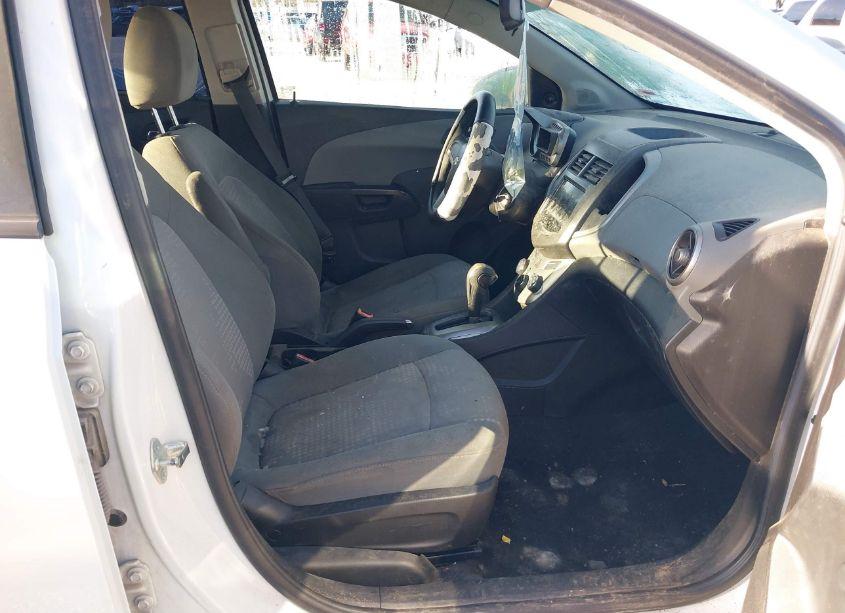 Photo 5 of 2014 Chevrolet Sonic LS AUTO (VIN 1G1JA5SH6E4155498)